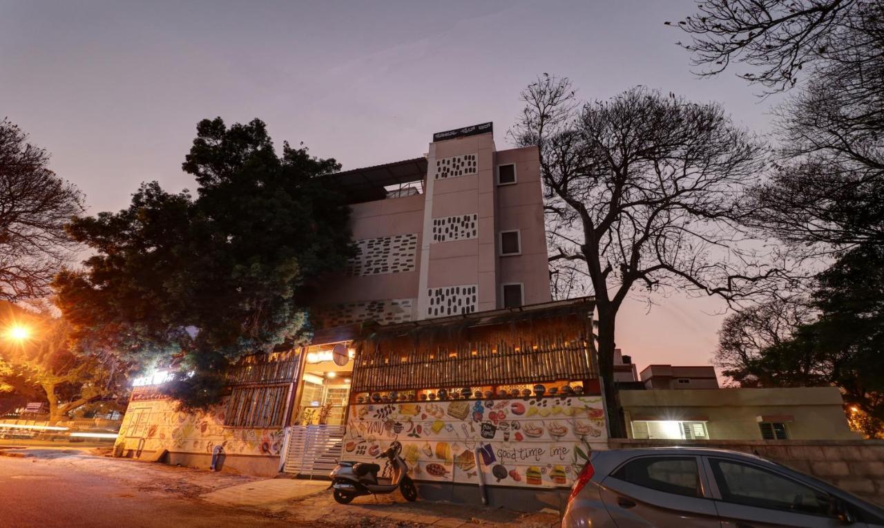 Treebo Trend White Inn Koramangala Bangalore Bagian luar foto
